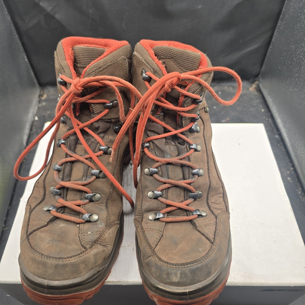 Lowa Men's Brown Boots with Red Accents